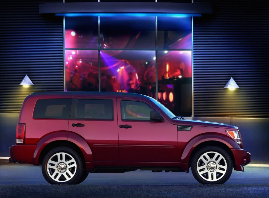  Dodge Nitro R/T 2006 года  (фото 3 из 36)